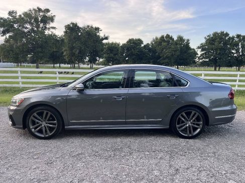 Used 2019 Volkswagen Passat 2.0T SE R-Line FWD image 4