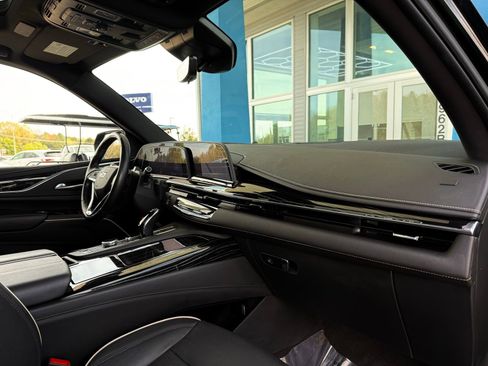 Used 2023 Cadillac Escalade ESV Sport image 40
