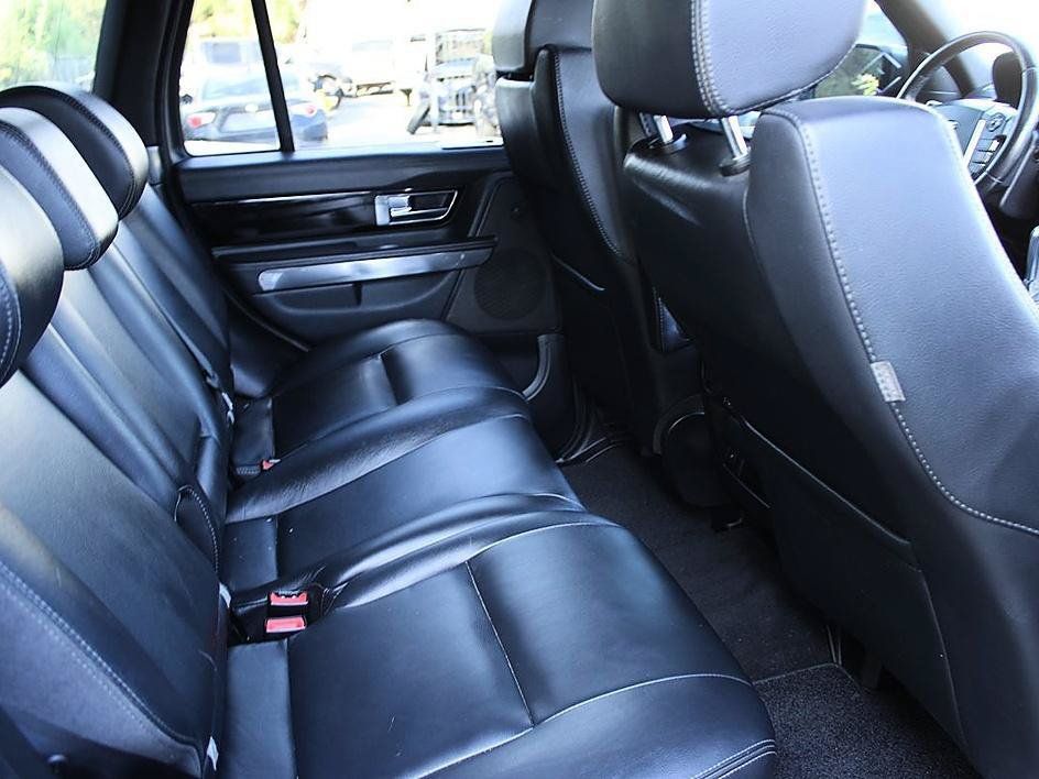 Used 2013 Land Rover Range Rover Sport HSE AWD/4WD image 19