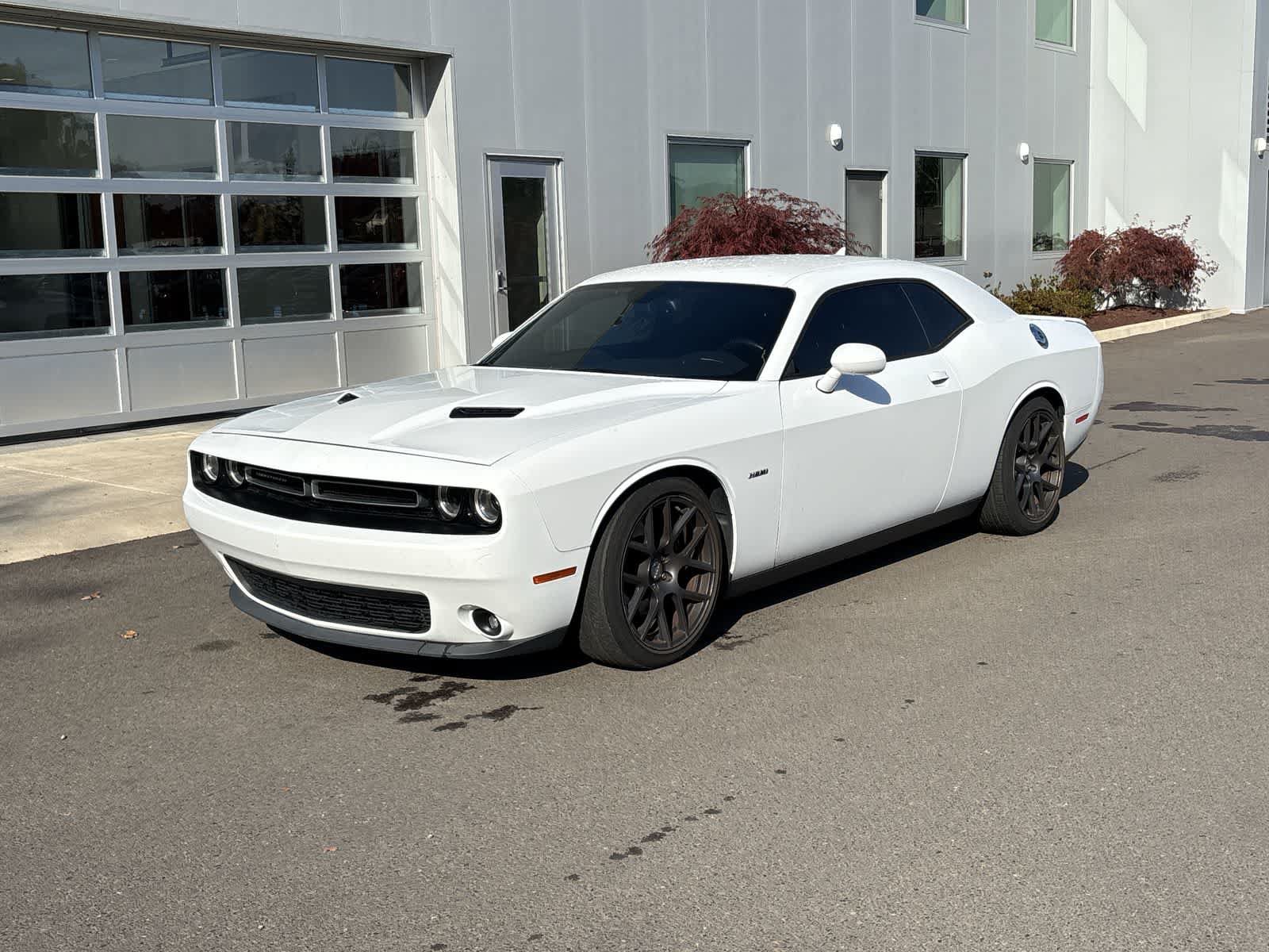 Used 2016 Dodge Challenger R/T w/ Driver Convenience Group RWD image 1