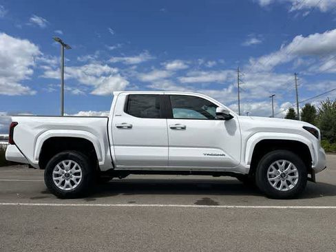 Used 2025 Toyota Tacoma SR5 RWD image 3