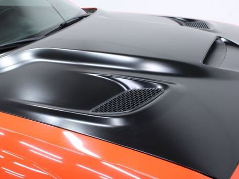 Used 2019 Dodge Challenger SXT image 8