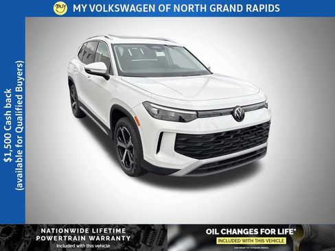 New 2025 Volkswagen Tiguan SE image 1