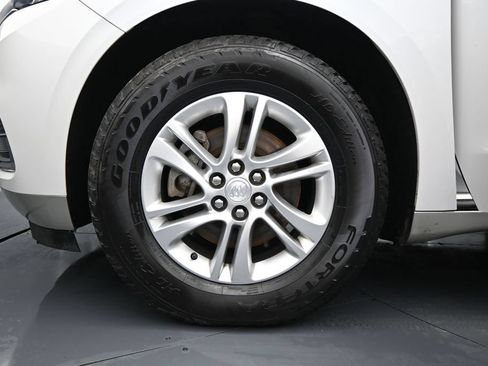 Used 2018 Buick Enclave Essence AWD/4WD image 30