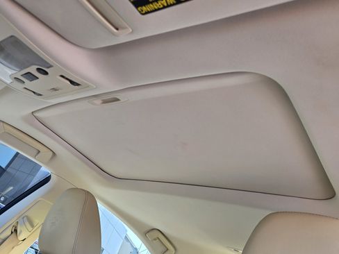 Used 2014 Lexus ES 350 w/ Premium Package FWD image 11
