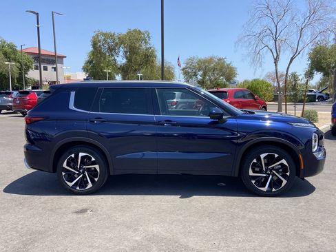 Used 2022 Mitsubishi Outlander SEL FWD image 2