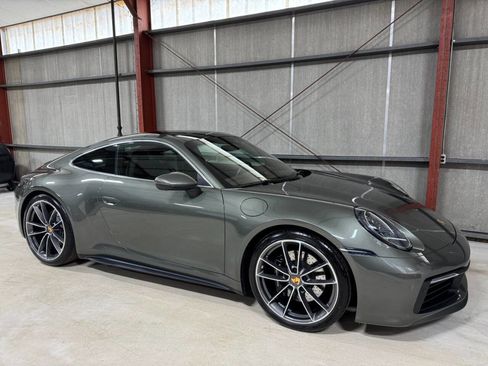 Used 2021 Porsche 911 Carrera 4S image 16