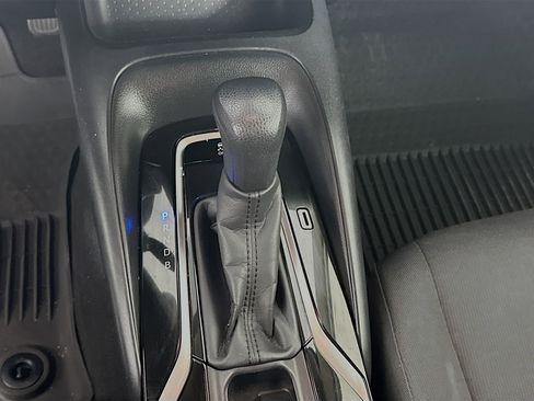 Used 2020 Toyota Corolla LE FWD image 23