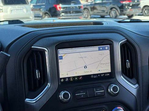 Used 2023 GMC Sierra 2500 Denali w/ Denali Black Diamond Edition image 4