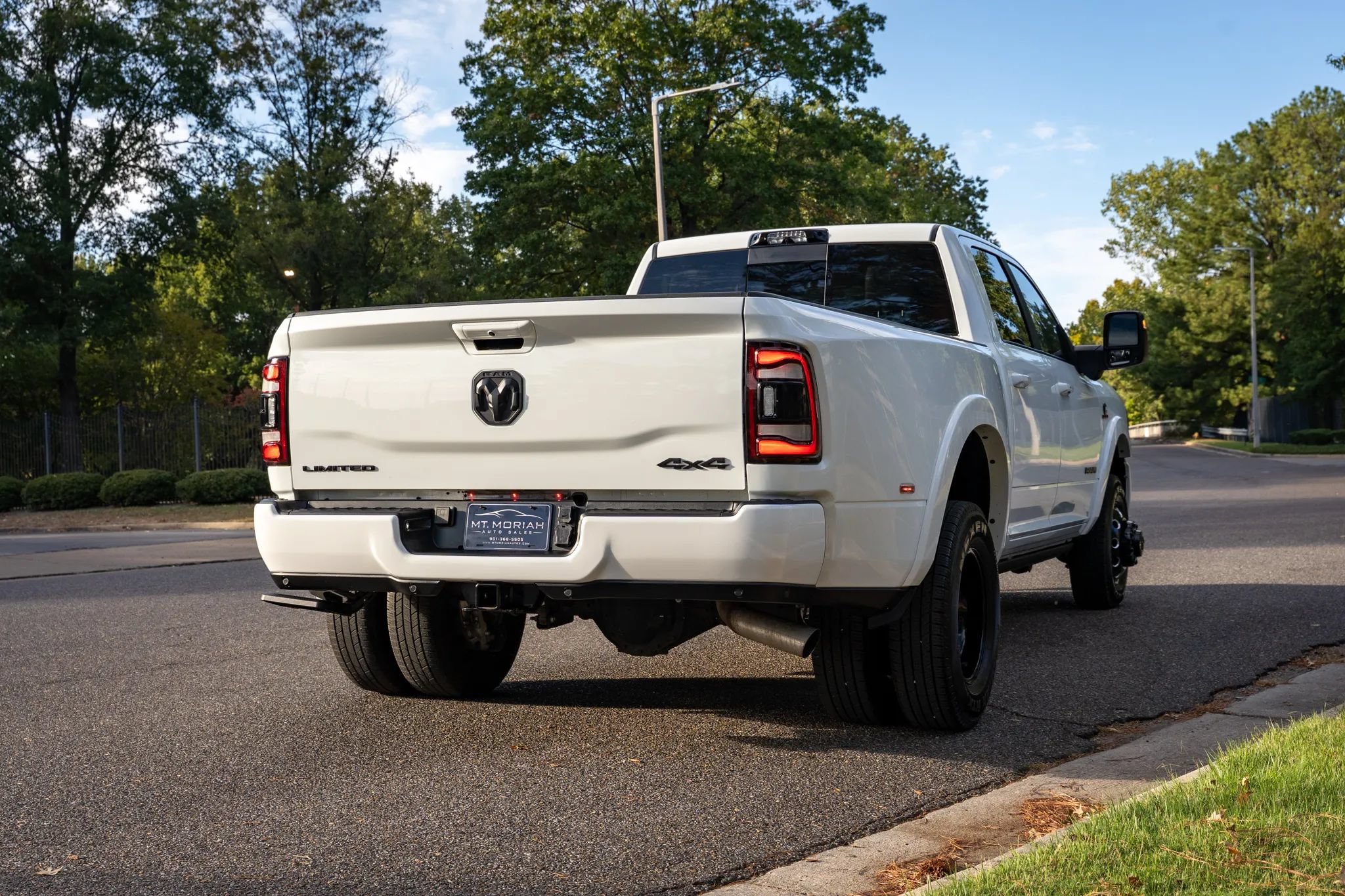 Used 2024 RAM 3500 Limited w/ Night Edition AWD/4WD image 6
