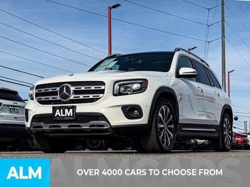 Used 2022 Mercedes-Benz GLB 250 4MATIC w/ Premium Package image 2