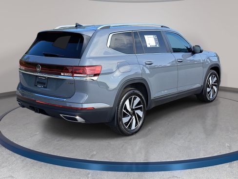 Used 2026 Volkswagen Atlas SEL AWD/4WD image 5