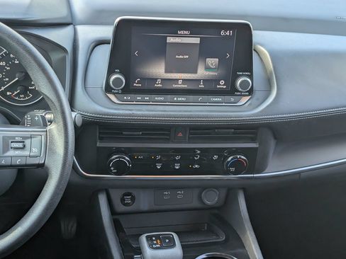 Used 2024 Nissan Rogue S FWD image 12