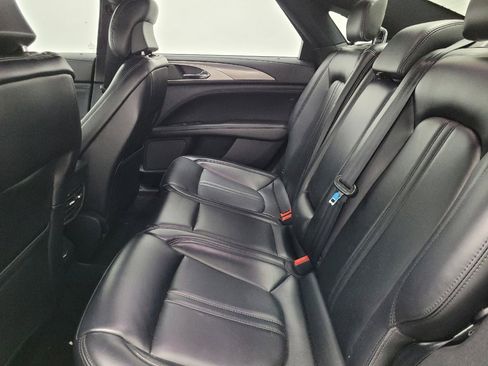 Used 2019 Lincoln MKZ Premiere image 18