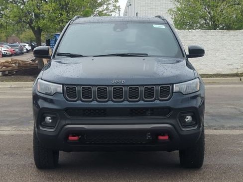 Used 2024 Jeep Compass Trailhawk AWD/4WD image 8