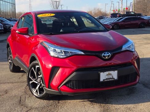 Used 2021 Toyota C-HR XLE image 5