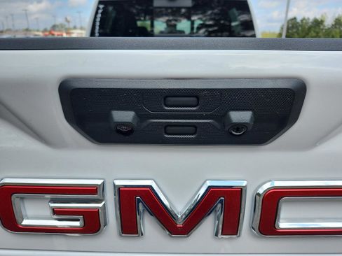New 2026 GMC Sierra 2500 AT4 w/ AT4 Premium Plus Package AWD/4WD image 9