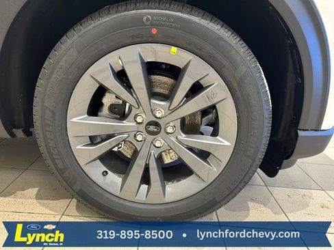 New 2026 Ford Explorer Active w/ Active Comfort Package image 25