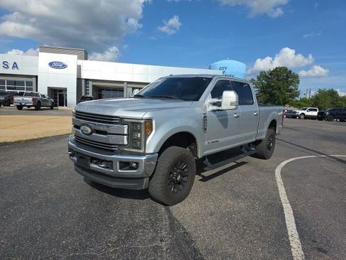 Used 2017 Ford F250 Lariat AWD/4WD image 7