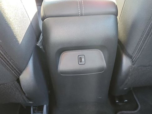 Used 2017 Nissan Sentra SL image 26