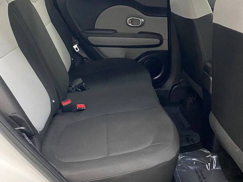 Used 2016 Kia Soul FWD image 12