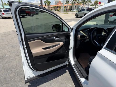 Used 2019 Hyundai Santa Fe SE AWD/4WD image 10