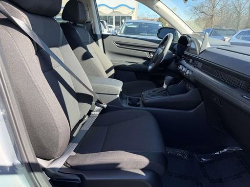 Used 2026 Honda CR-V LX image 7