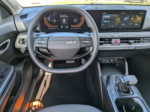 Certified 2025 Kia K4 FWD image 17