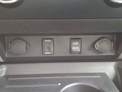 Used 2015 Toyota Tundra Limited w/ Limited Premium Package image 23