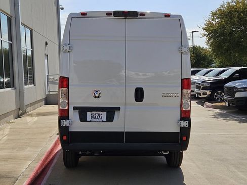 New 2026 RAM ProMaster 2500 w/ Convenience Group FWD image 3
