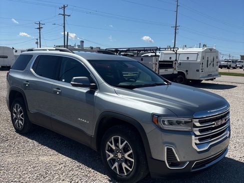 Certified 2023 GMC Acadia SLT image 2