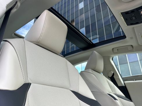 Used 2023 Lexus ES 350 w/ Premium Package FWD image 15