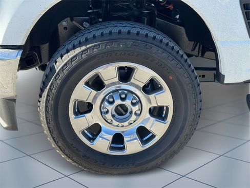 New 2026 Ford F250 Lariat w/ Chrome Package image 5