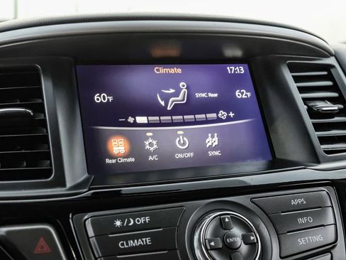 Used 2020 Nissan Pathfinder S image 28