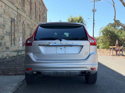 Used 2016 Volvo XC60 T5 Premier w/ Proximity Package AWD/4WD image 5