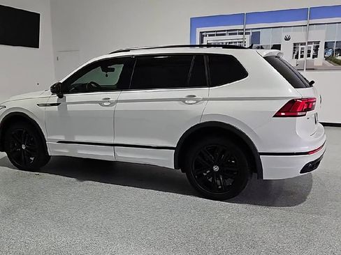 Certified 2022 Volkswagen Tiguan SE R-Line AWD/4WD image 6