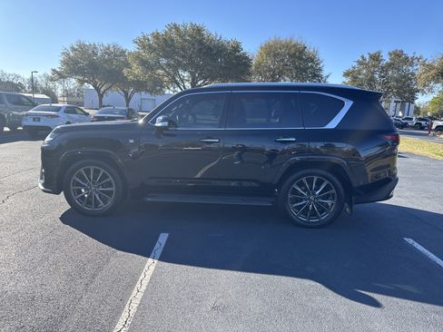 Used 2024 Lexus LX 600 F Sport AWD/4WD image 8