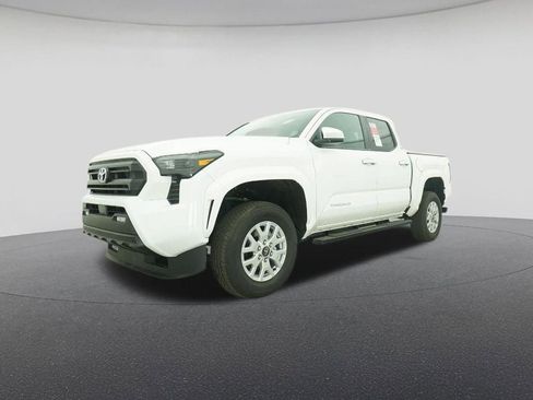New 2025 Toyota Tacoma SR5 image 17