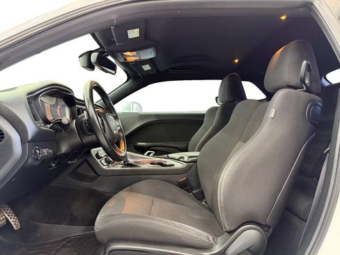 Used 2016 Dodge Challenger R/T Scat Pack RWD image 10