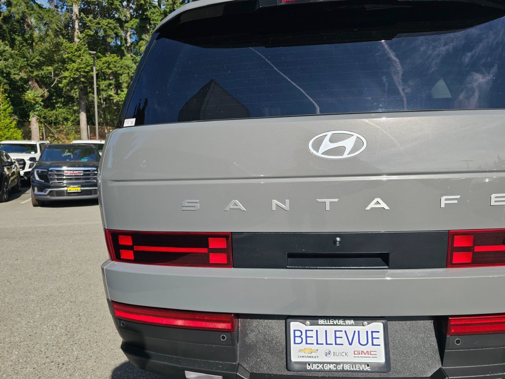 Used 2025 Hyundai Santa Fe SEL AWD/4WD image 16
