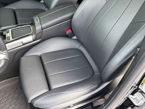 Used 2024 Mercedes-Benz GLB 250 4MATIC image 30