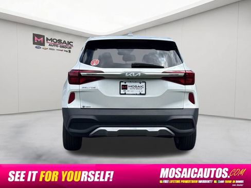Used 2023 Kia Seltos LX AWD/4WD image 6