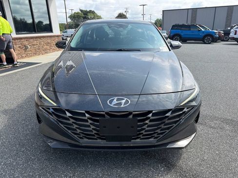 Used 2023 Hyundai Elantra Limited FWD image 12
