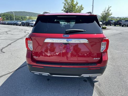 Used 2022 Ford Explorer XLT w/ Equipment Group 202A AWD/4WD image 6