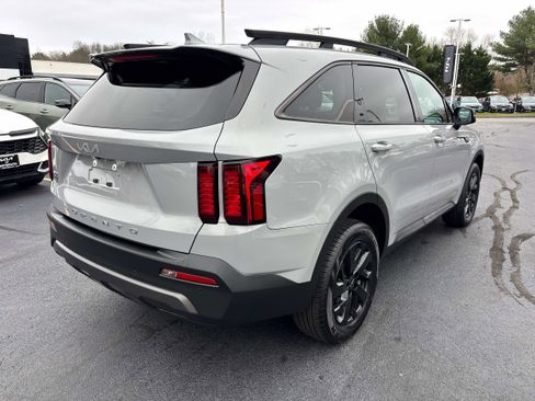 Used 2022 Kia Sorento S w/ Panoramic Sunroof Package image 5