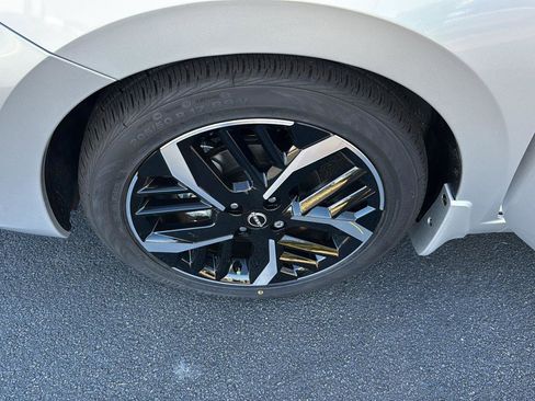 New 2025 Nissan Versa SR w/ Trunk Package image 29