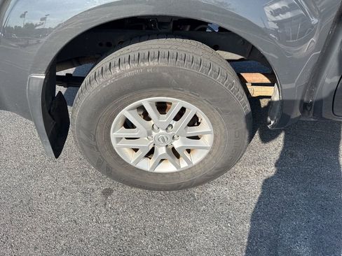 Used 2012 Nissan Frontier SV RWD image 3