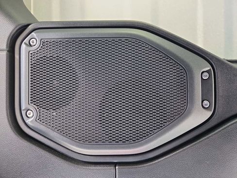 Used 2021 Jeep Wrangler Unlimited Sahara image 32