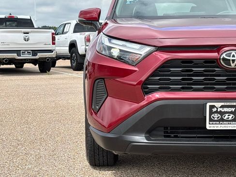 Used 2025 Toyota RAV4 XLE AWD/4WD image 4