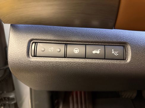 Used 2025 Nissan Pathfinder Platinum w/ Cargo Package image 30